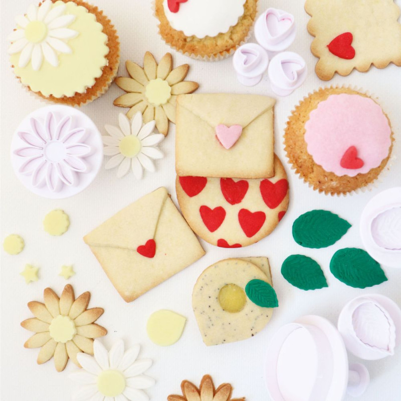 Plunger cookie cutters in adorable shapes x27