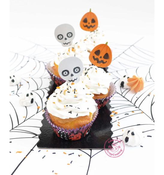 Ambiance 24 caissettes + 24 cake toppers Halloween