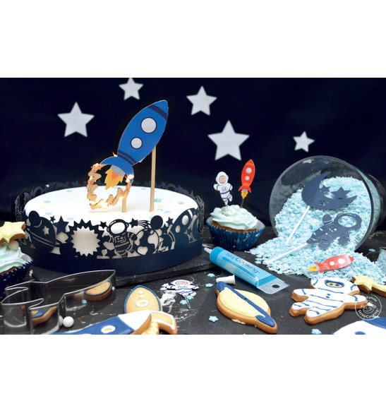 Space-themed sweet scenery decorations