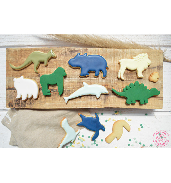 Animal-themed multi-cookie cutter sheet