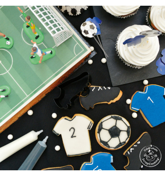 Football-themed sweet scenery decorations
