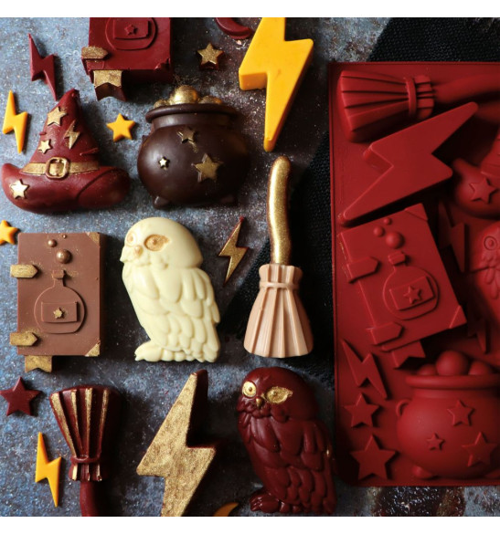 Silicone mould with 6 wizard-themed cavities