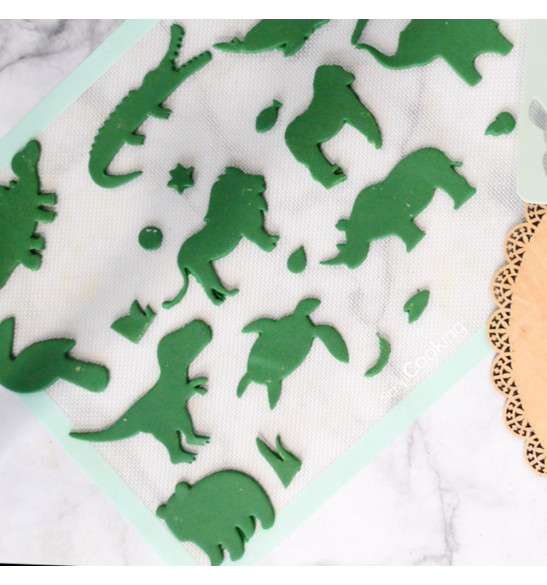 Pâte à sucre vert 250g découpée animaux - ScrapCooking