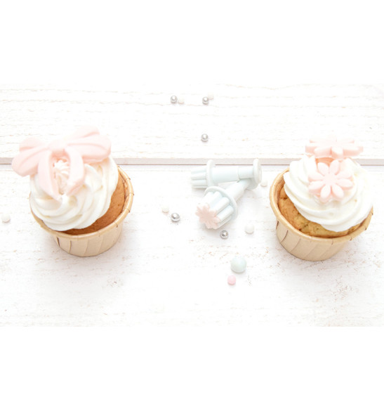 White flowers sugarpaste plunger cutters