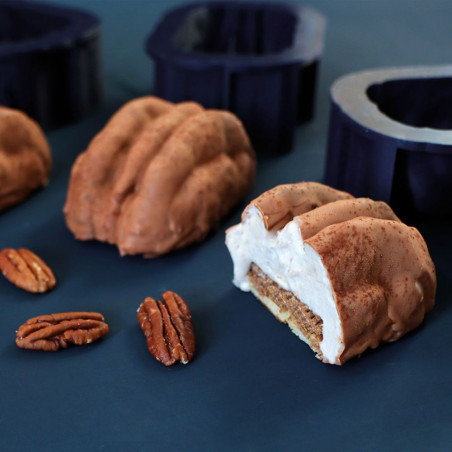 Gâteau décoratif trompe-l'œil en forme de noix de pécan