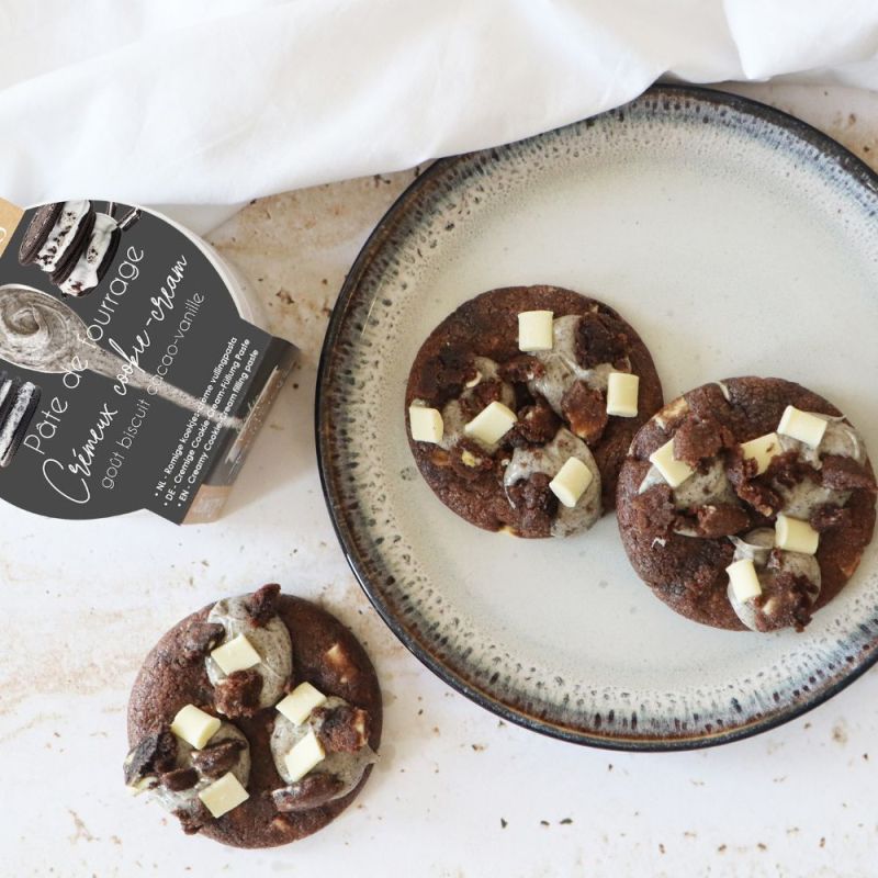 Creamy cookies & cream filling paste