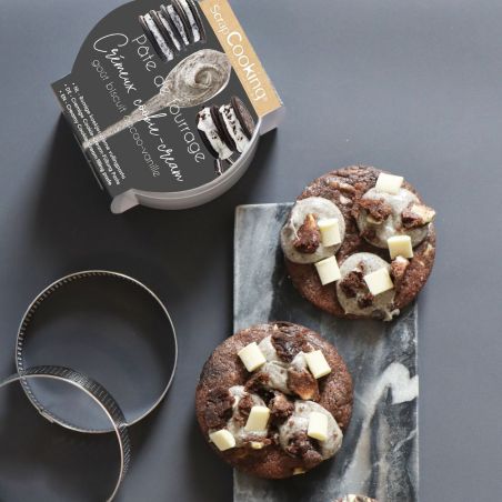 Creamy cookies & cream filling paste