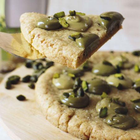 Creamy pistachio filling paste