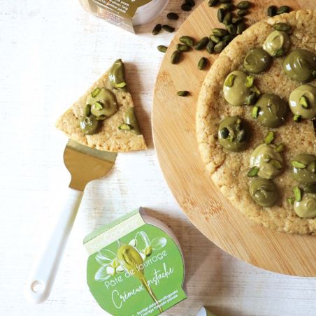 Creamy pistachio filling paste