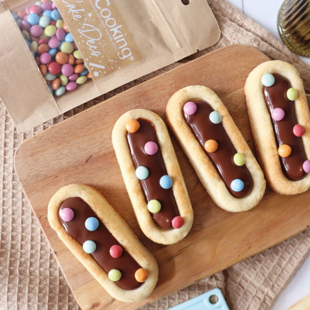 Biscuits finger chocolat décoration dragés multicolores ScrapCooking