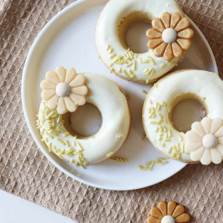 Ambiance 6 moules à Donuts en silicone avec donuts décorés - ScrapCooking