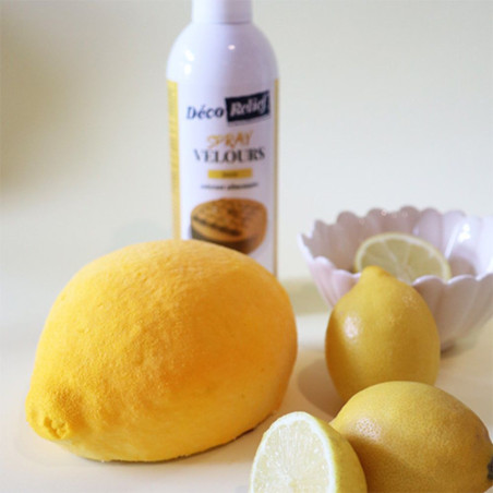 Ambiance entremet trompe l'œil citron avec spray velour jaune vif