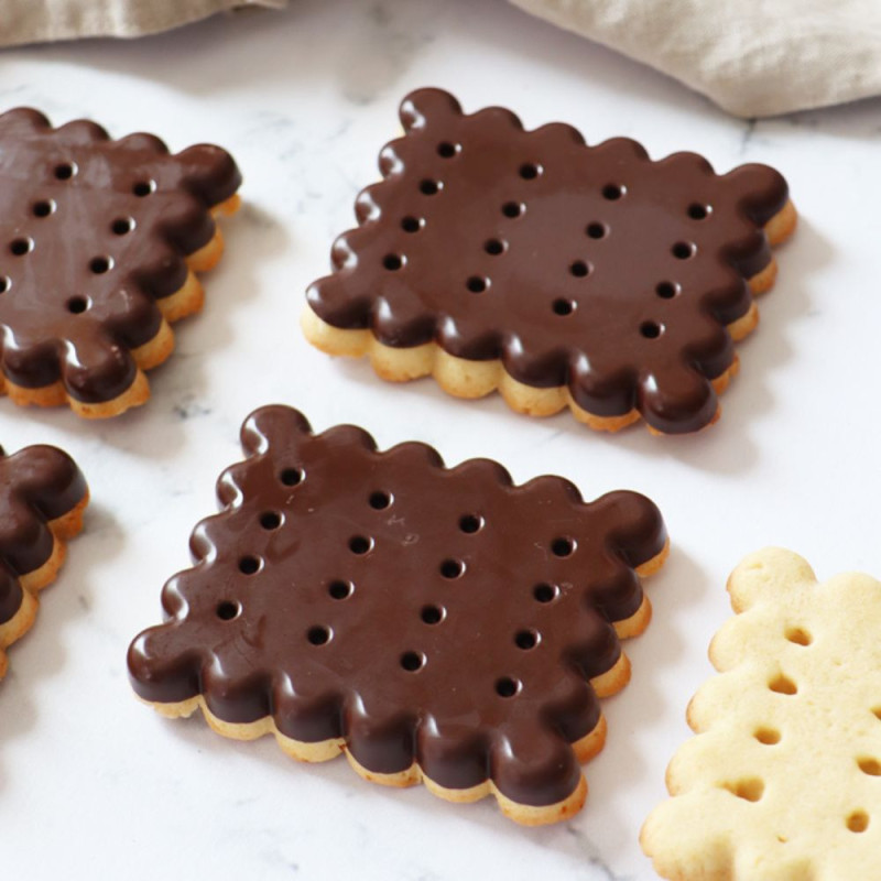 Biscuits petit beurre avec plaque en chocolat ScrapCooking®