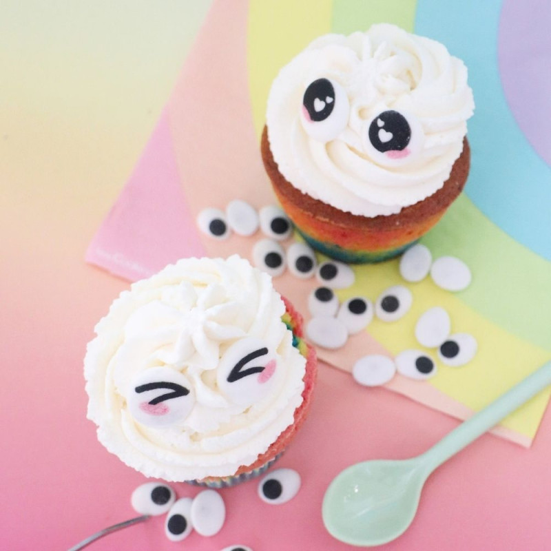 Cupcake theme with cute Kawaii eye decorations - ScrapCooking®