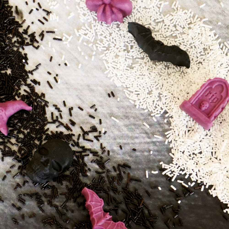 Halloween-themed purple and black sweets - ScrapCooking