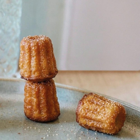 Close-up of cannelés - ScrapCooking