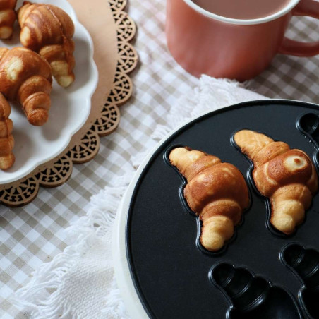 Ambiance mini croissants + appareil à mini croissants Factory - ScrapCooking