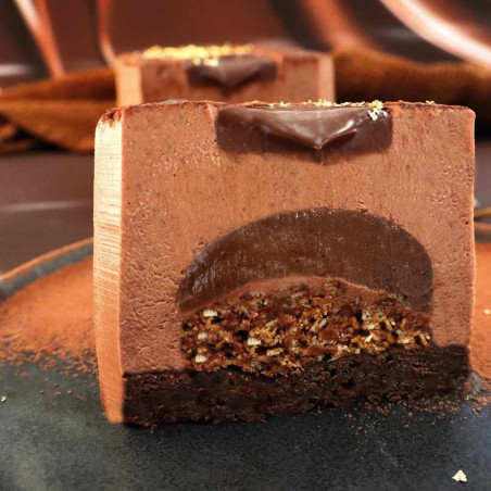 Cutting a slice of Marquise chocolate log - ScrapCooking