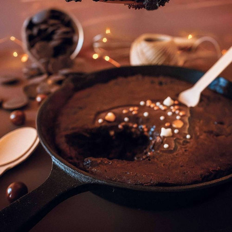 Chocolate mousse theme with a cast-iron pan - ScrapCooking