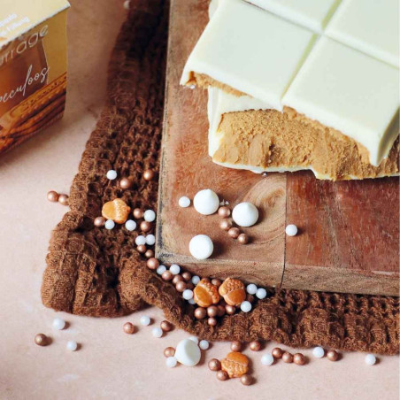 Chocolate bar-themed layout with scattered sweet decorations – Autumn 3D mix - ScrapCooking®