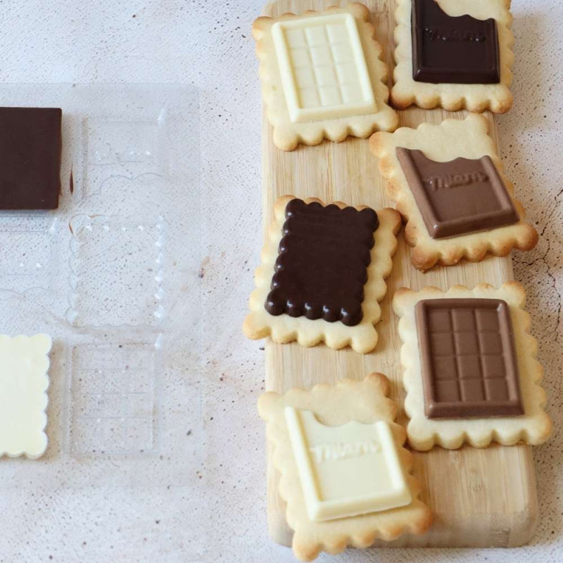 Ambiance sur planche à découper biscuits school 3 chocolats - ScrapCooking®