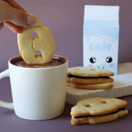 Ambiance biscuits croissant trempé dans une tasse de chocolat - ScrapCooking®