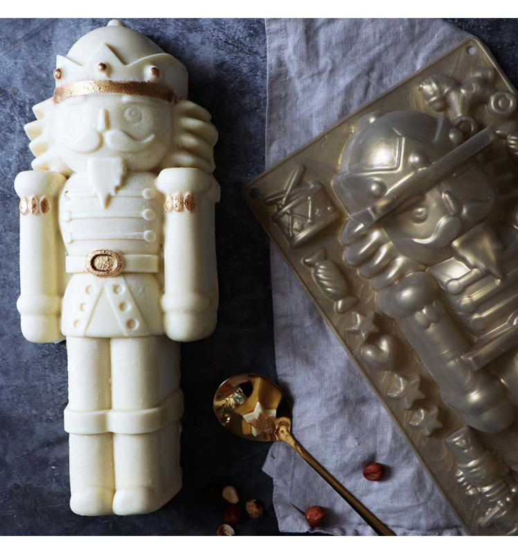 Christmas baking essentials pack : Nutcracker yule log in white chocolate