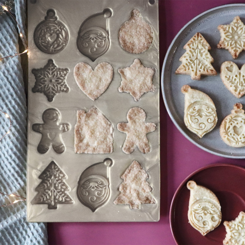 Silicone Christmas mould for shortbread biscuits | ScrapCooking
