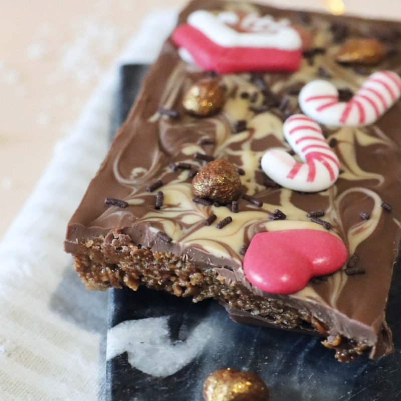 Ambiance pack tablette de chocolat de Noël : Chocolat et décorations pâte d'amande