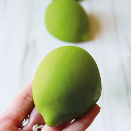 Close-up of a lime trompe-l’œil - ScrapCooking