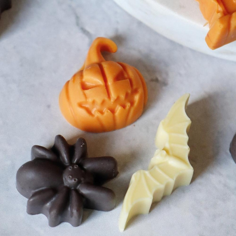 Chocolats Halloween avec colorant orange liposoluble - ScrapCooking®