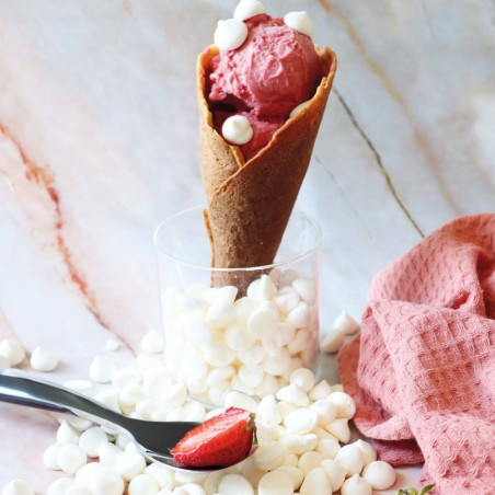 Ice cream-themed display with mini white meringues - ScrapCooking®