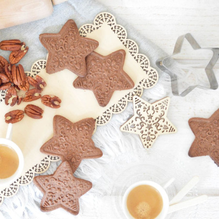 Biscuits cacao avec embosseur + découpoir étoile - ScrapCooking®