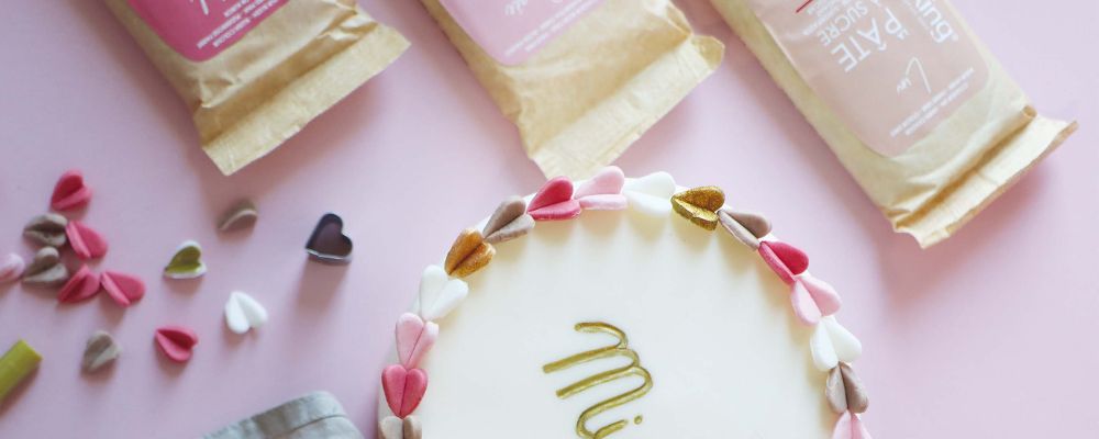 Extrudeur Pâte à Sucre Avec 20 Motifs - Accessoire Cake Design Pour Décorations Gâteaux