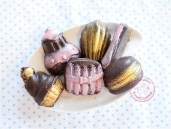 Chocolats fourrés éclats noisettes caramélisées