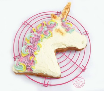 Gâteau licorne arc-en-ciel