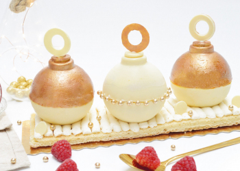 Bûche boules de Noël chocolat blanc/framboise